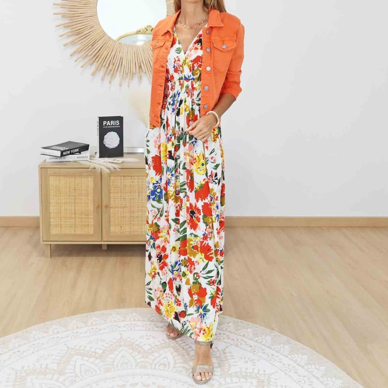 Robe magique Lily multicolore portée par mannequin