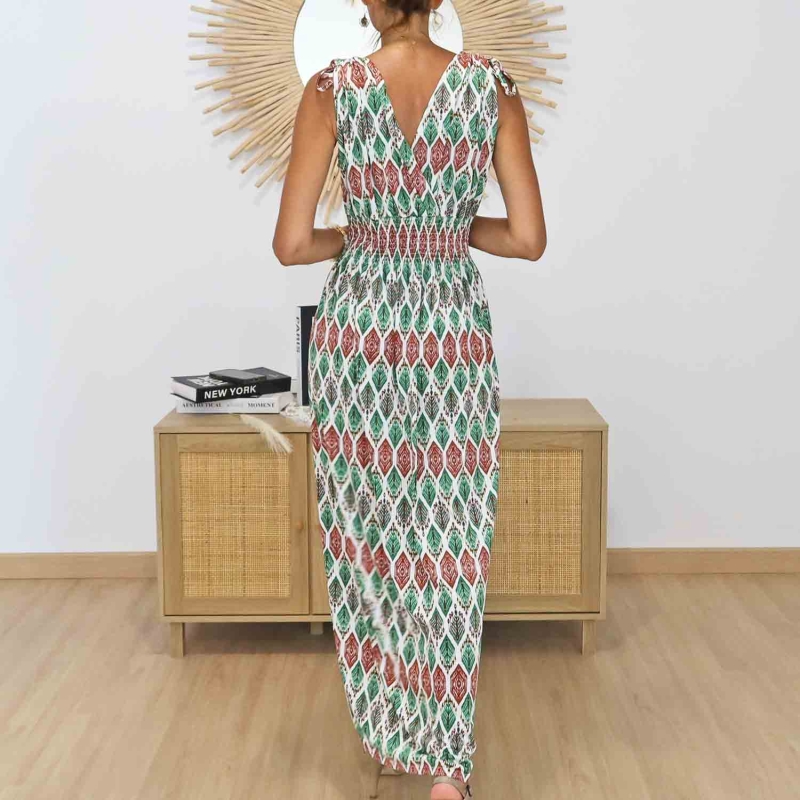 Dos de la robe magique Naïa verte avec décolleté en V