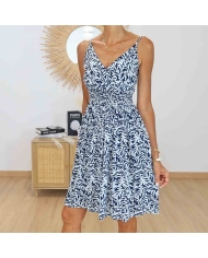 Robe courte marine et blanche Livia portée de face