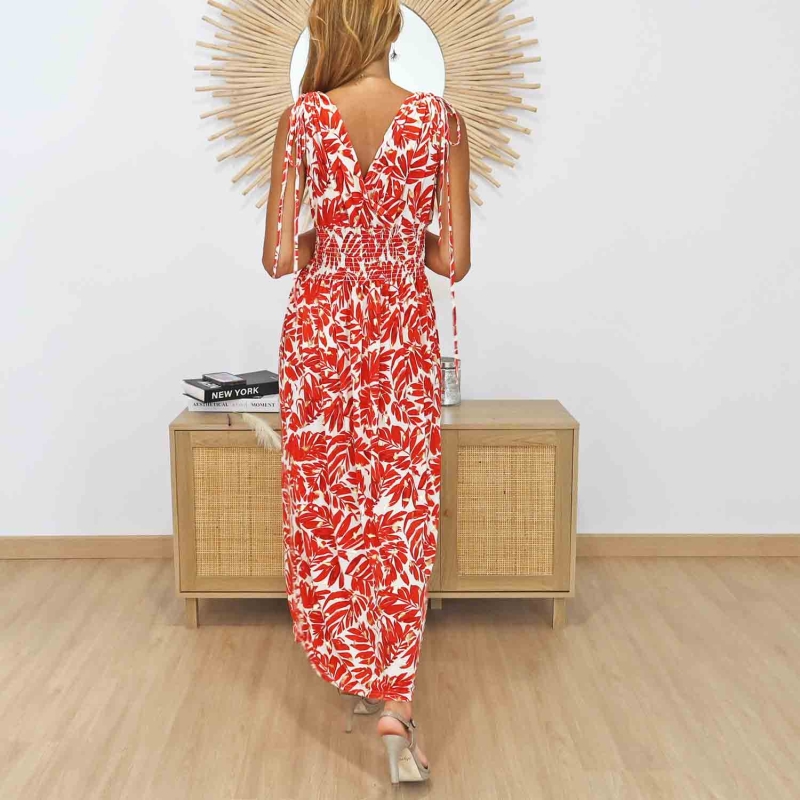 Détail du décolleté V de la robe magique Cassiopée rouge