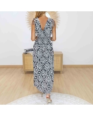 Détail du décolleté V de la robe magique Athéna noire