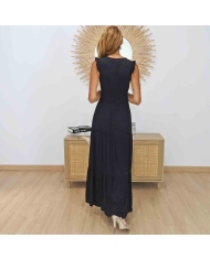 Dos de la robe longue noire cintrée Isis