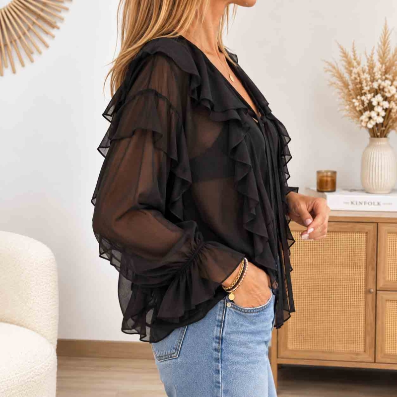 Blouse noire Lolita en voile semi-transparent vue de profil