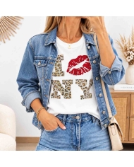 T-shirt blanc femme strass porté avec veste en jean