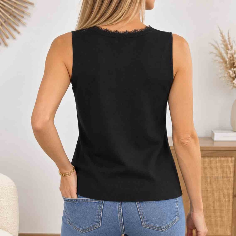 Top Marjolaine noir en maille dentelle et boutons dorés
