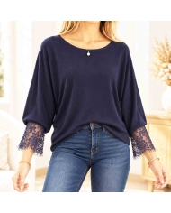 Pull Élise bleu marine femme manches chauve-souris et dentelle