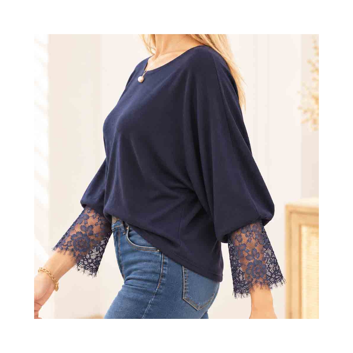 Pull Élise bleu marine femme manches chauve-souris vue de profil