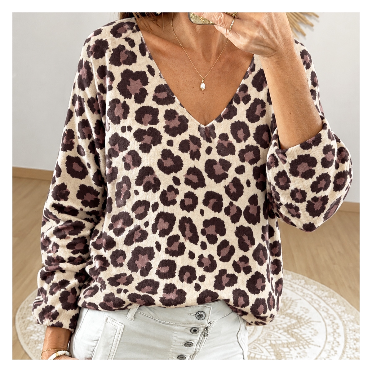 Pull femme Alma marron chocolat à capuche avec cordons léopard et motif cœur Amour sur la poitrine